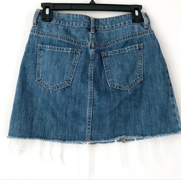 Pacsun Denim Frayed Raw Edge Hem Dark Wash Jean Mini Skirt 25 - Picture 2 of 9